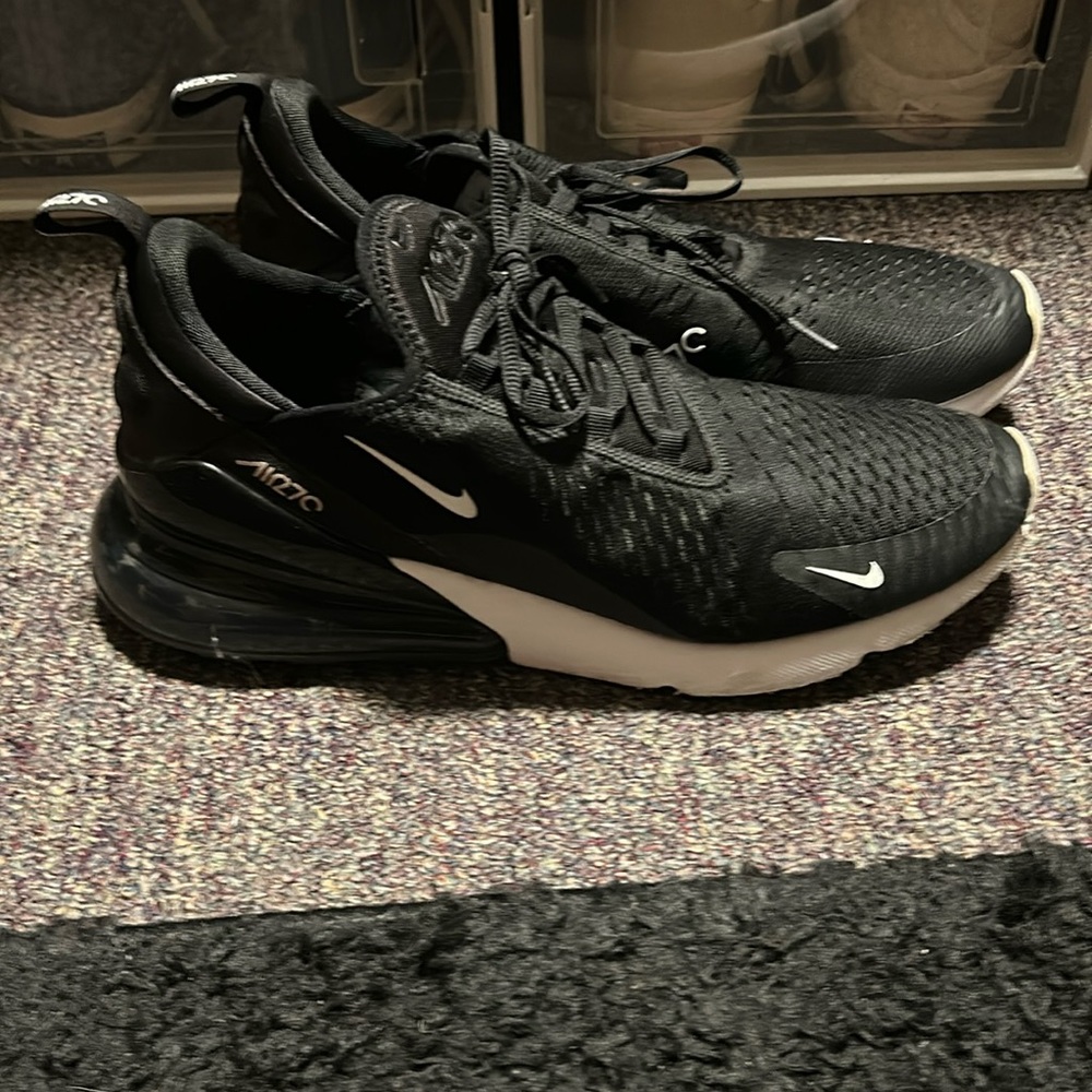 NIKE AIRMAX 270's